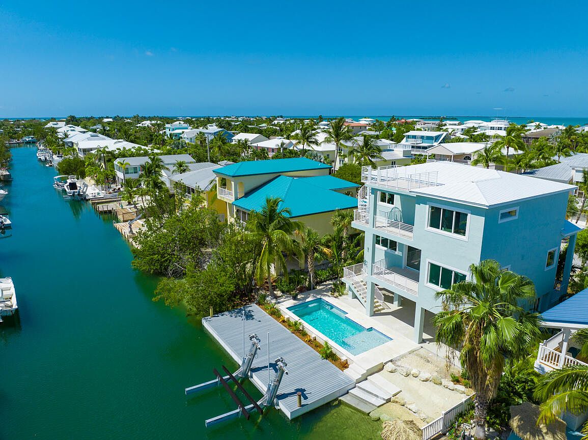 927 Gulf Drive