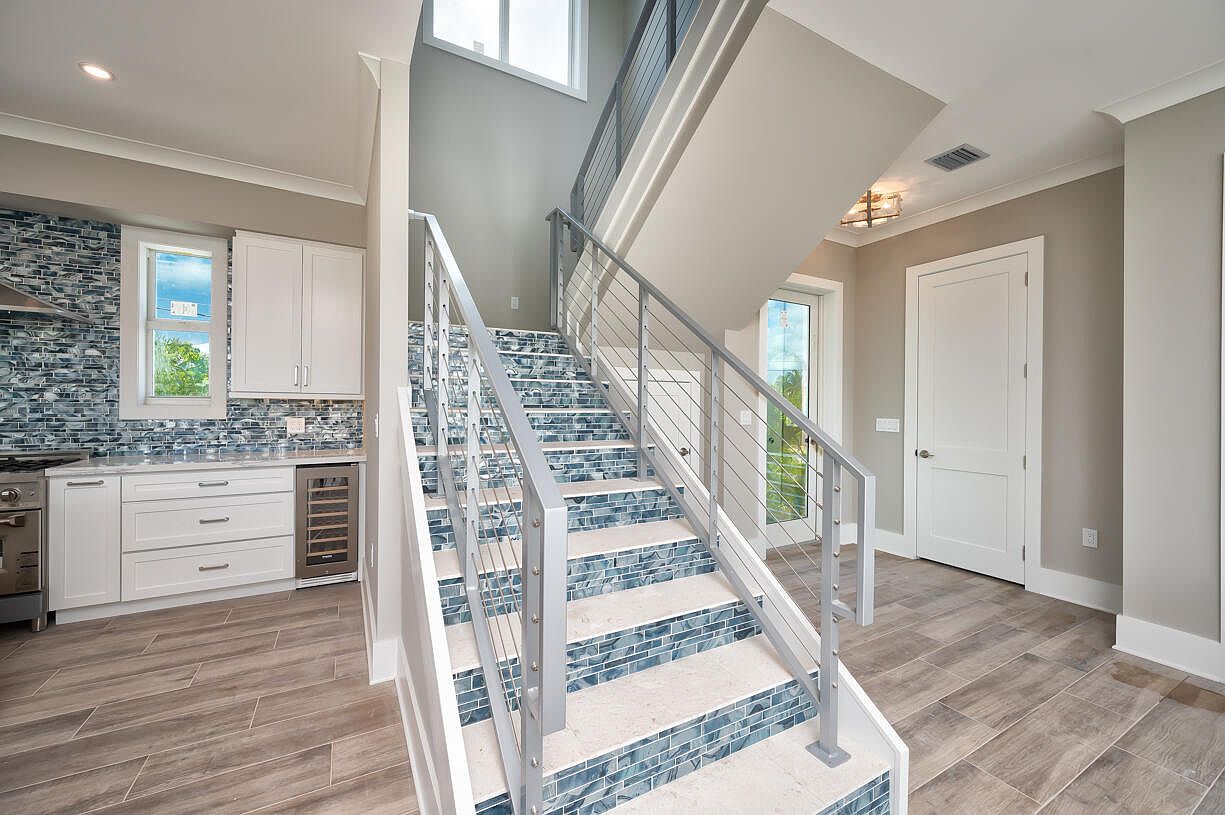 927 Gulf Drive14
