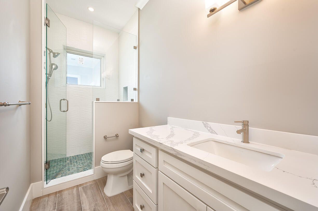 927 Gulf Drive17