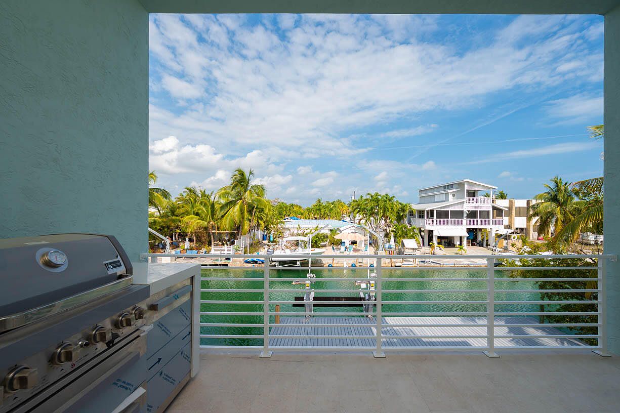 927 Gulf Drive18