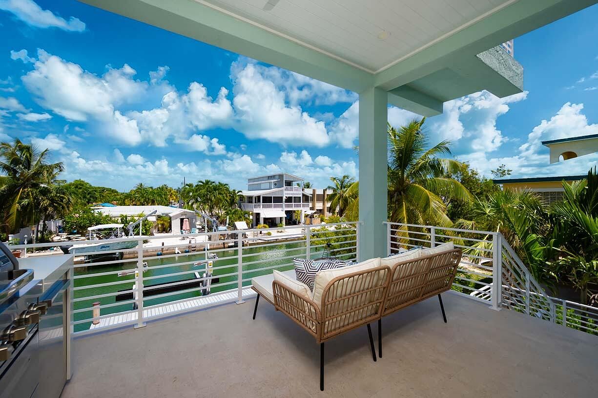 927 Gulf Drive19