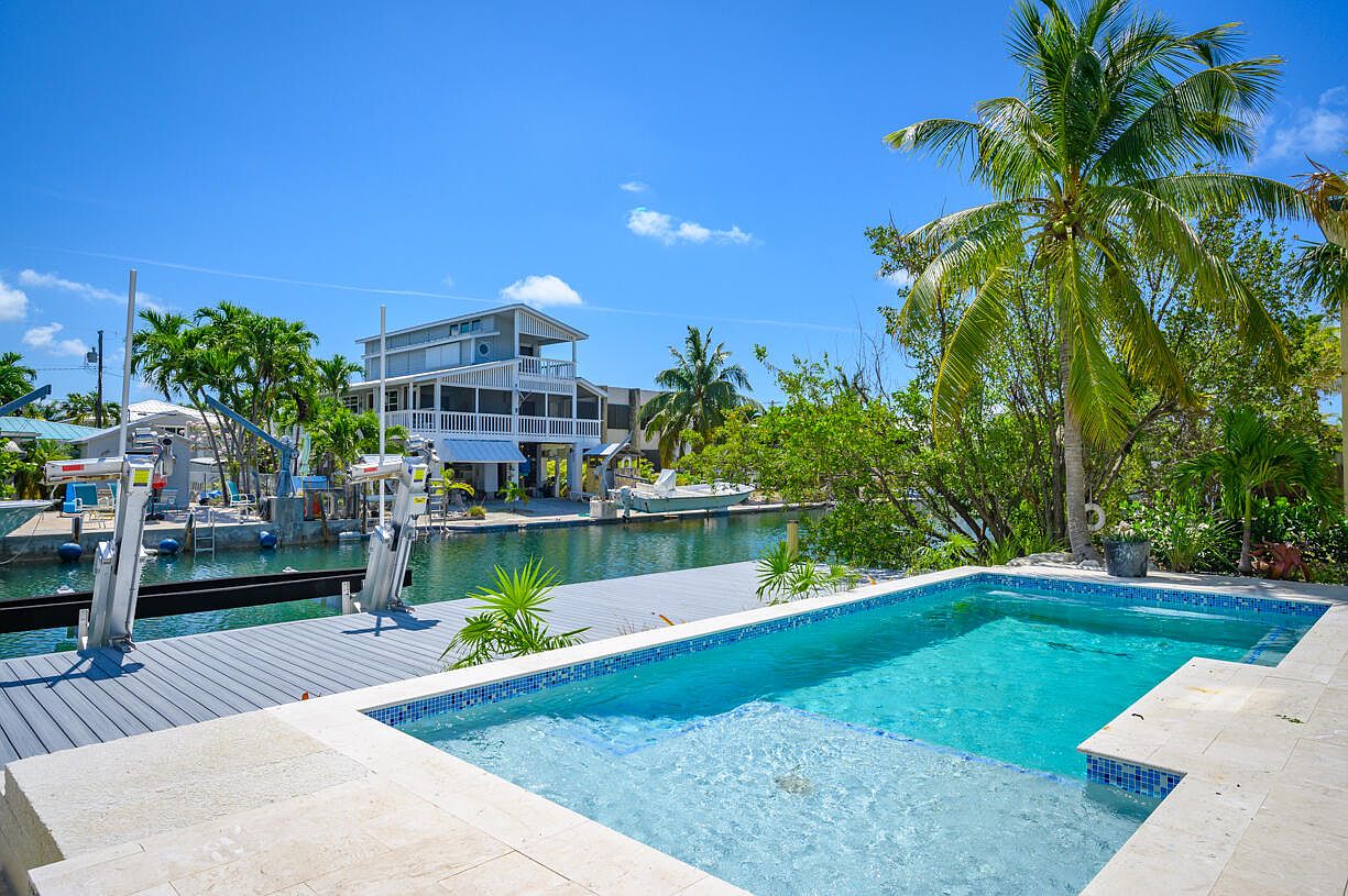 927 Gulf Drive21