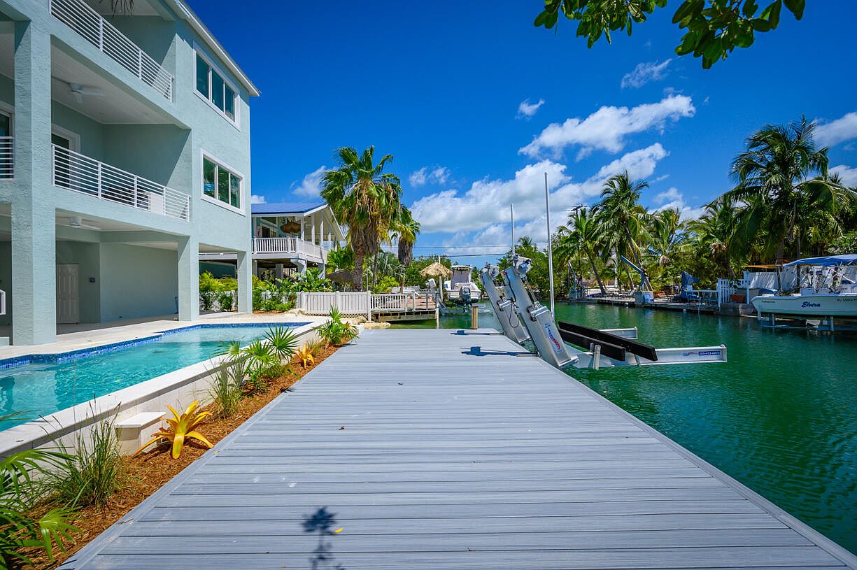 927 Gulf Drive23