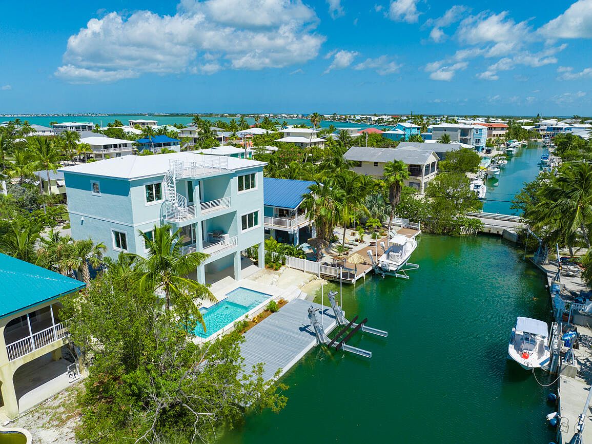 927 Gulf Drive25