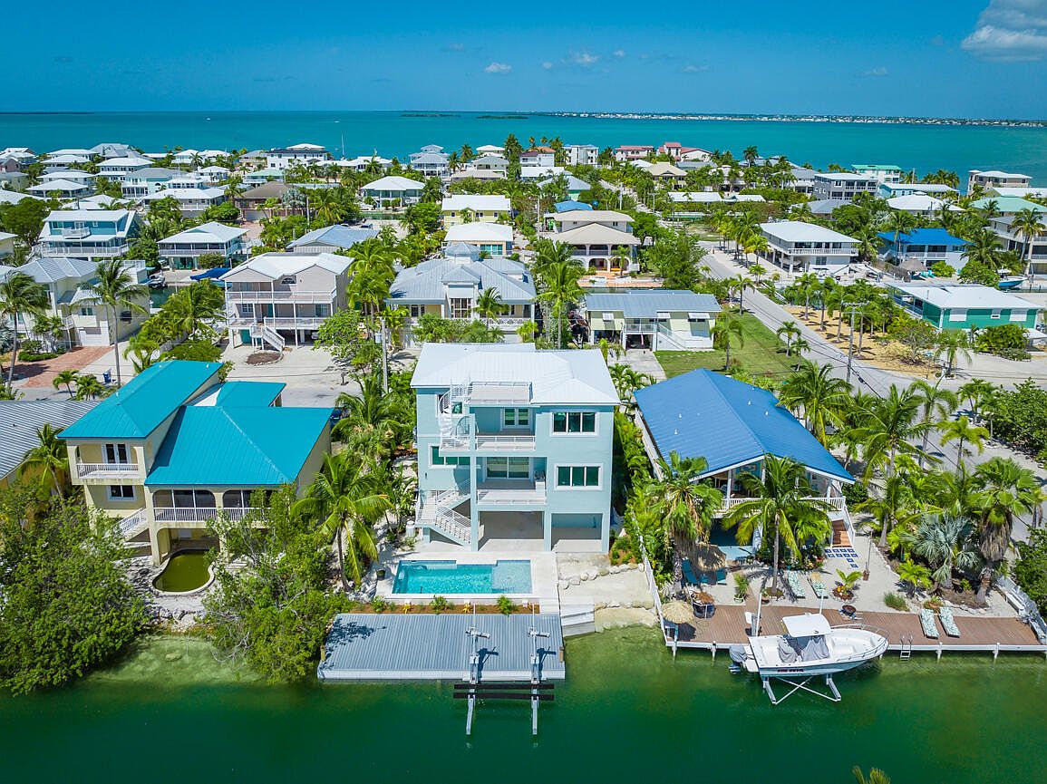 927 Gulf Drive6